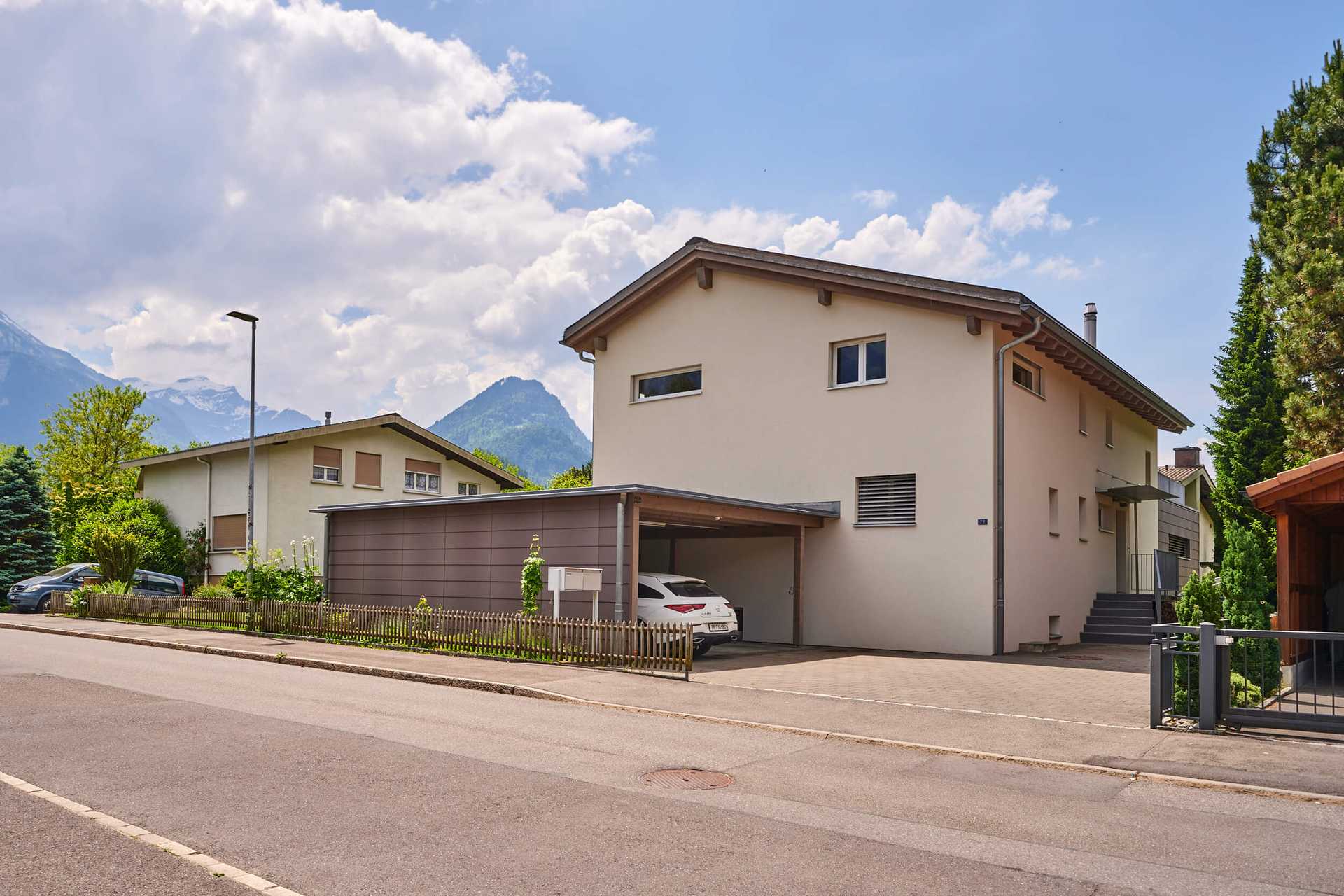 Terrace Vista, luxury apartment in Interlaken from the street