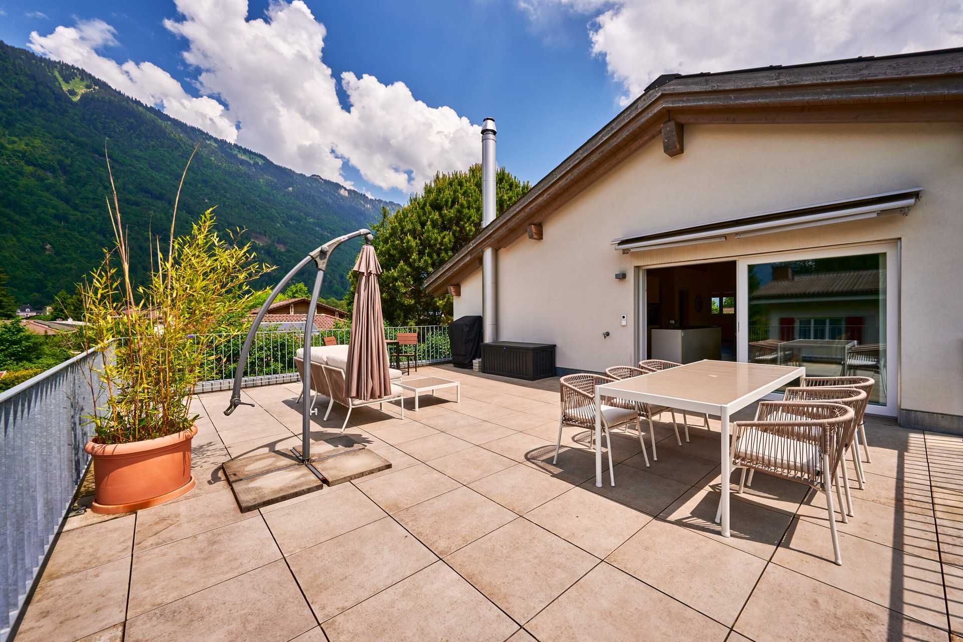 Terrace Vista, luxury apartment in Interlaken terrace harder kulm views