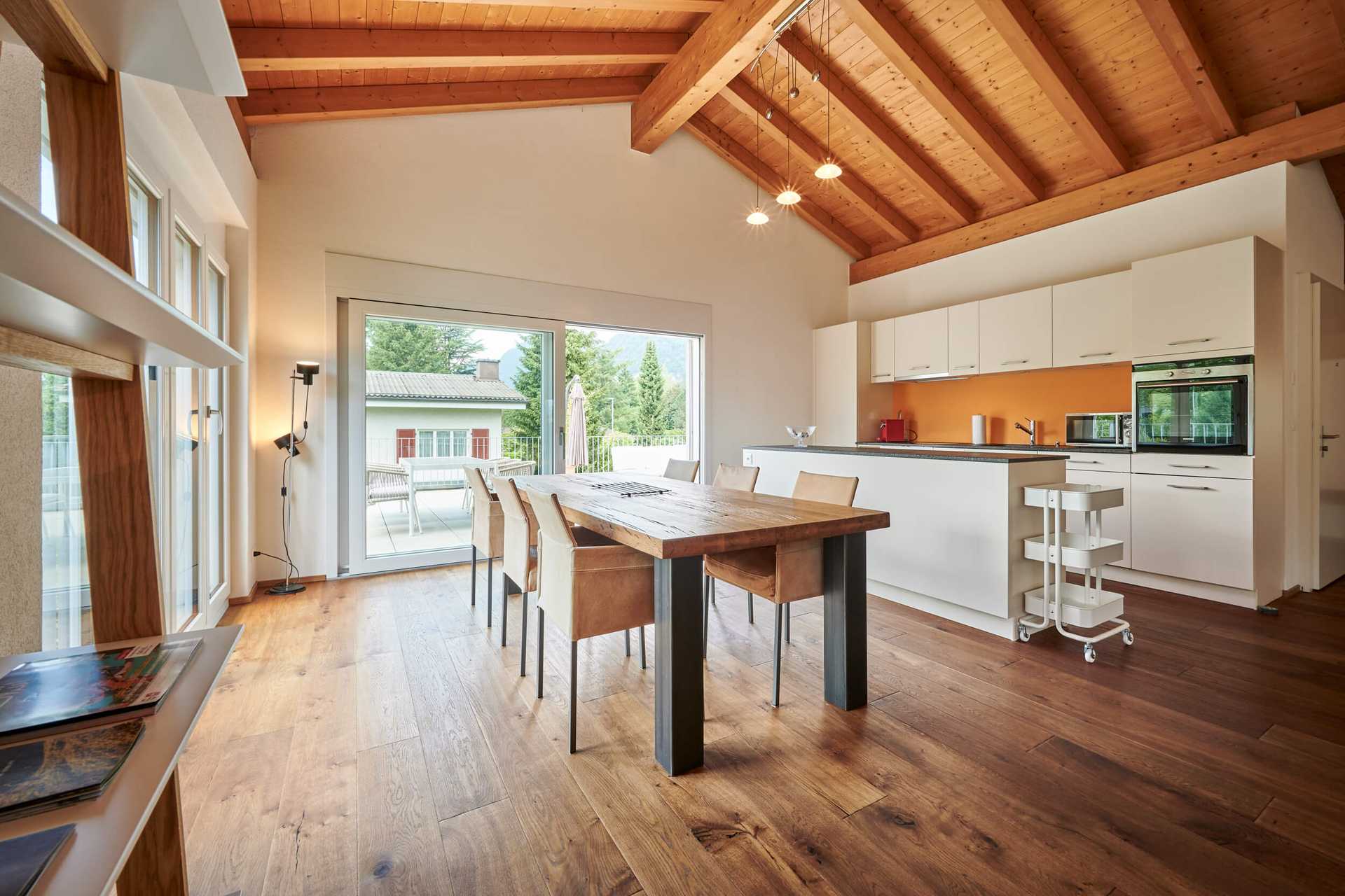 Terrace Vista, luxury apartment in Interlaken kitchen and dining