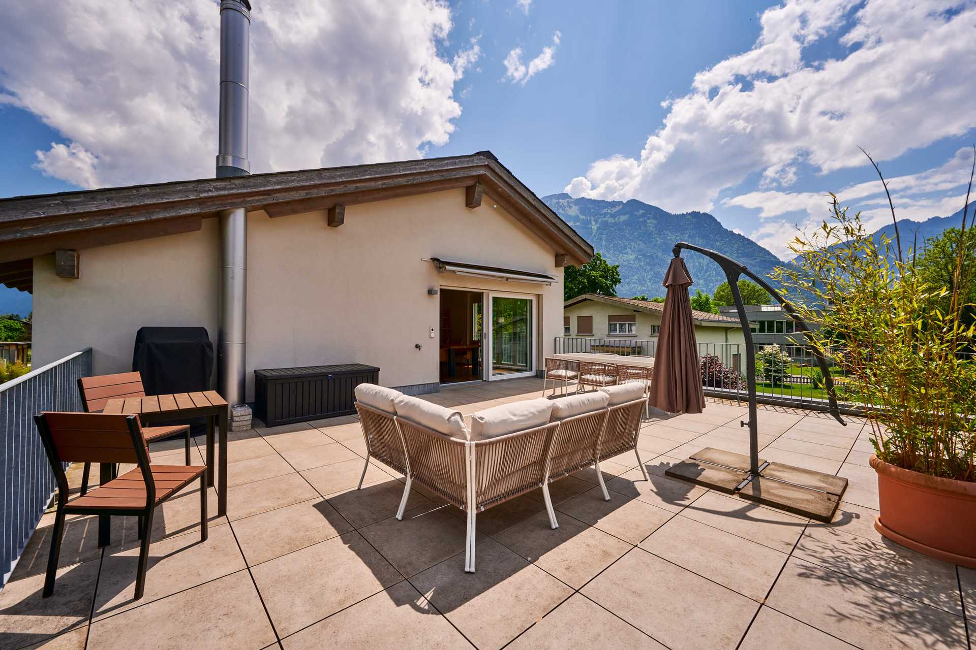 Terrace Vista, luxury apartment in Interlaken Schynige Platte views