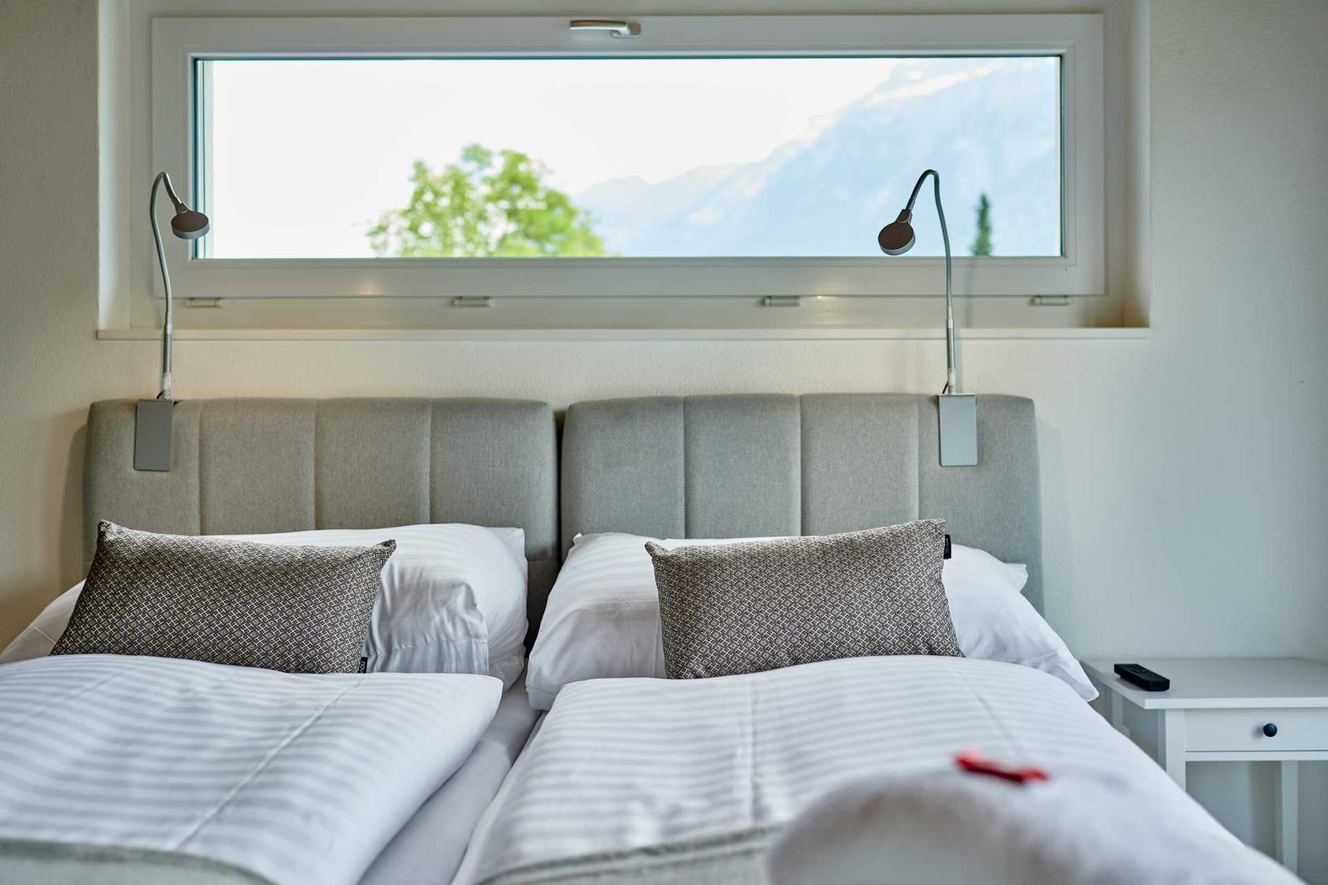 Terrace Vista, luxury apartment in Interlaken bed