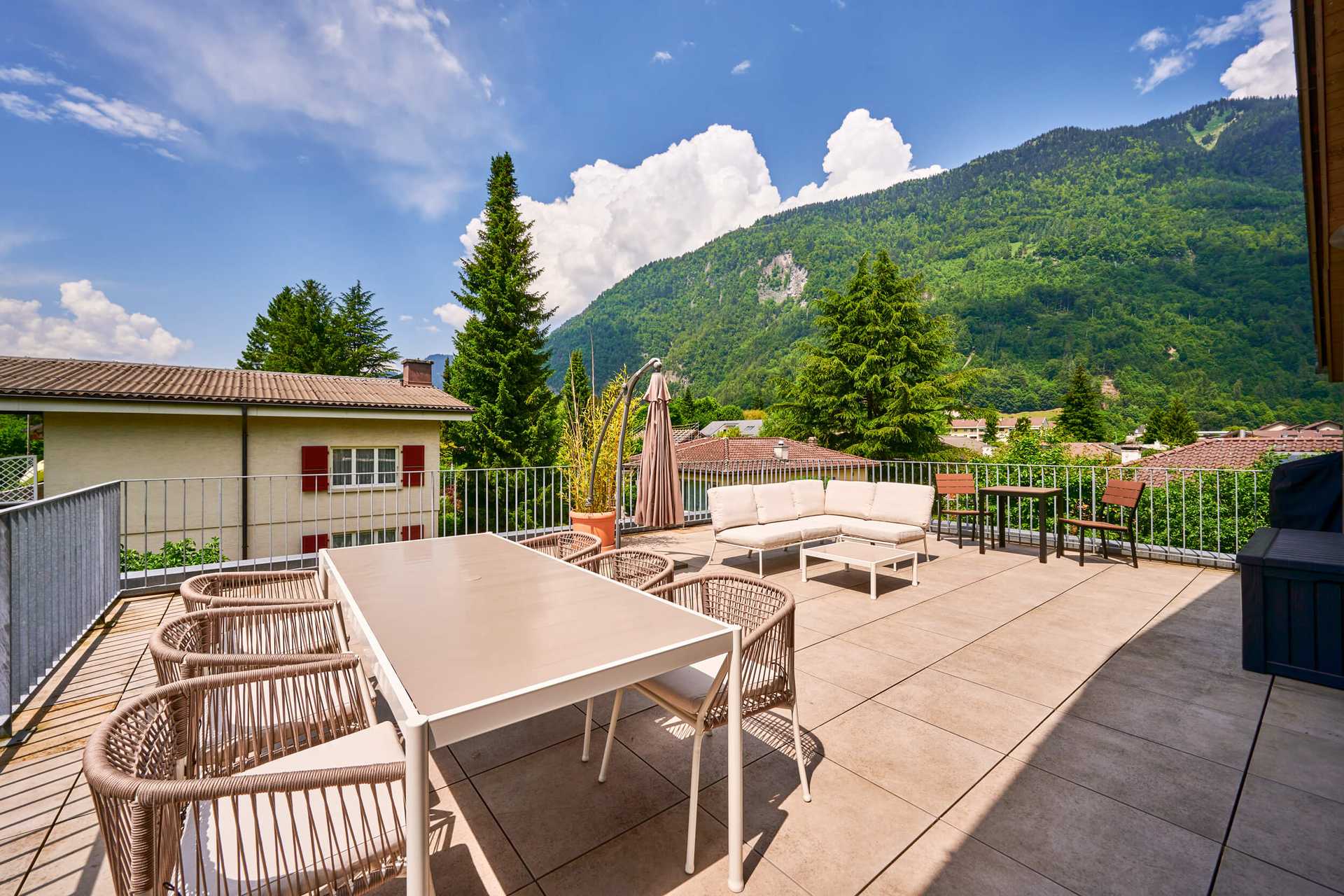 Terrace Vista, luxury apartment in Interlaken harder kulm views