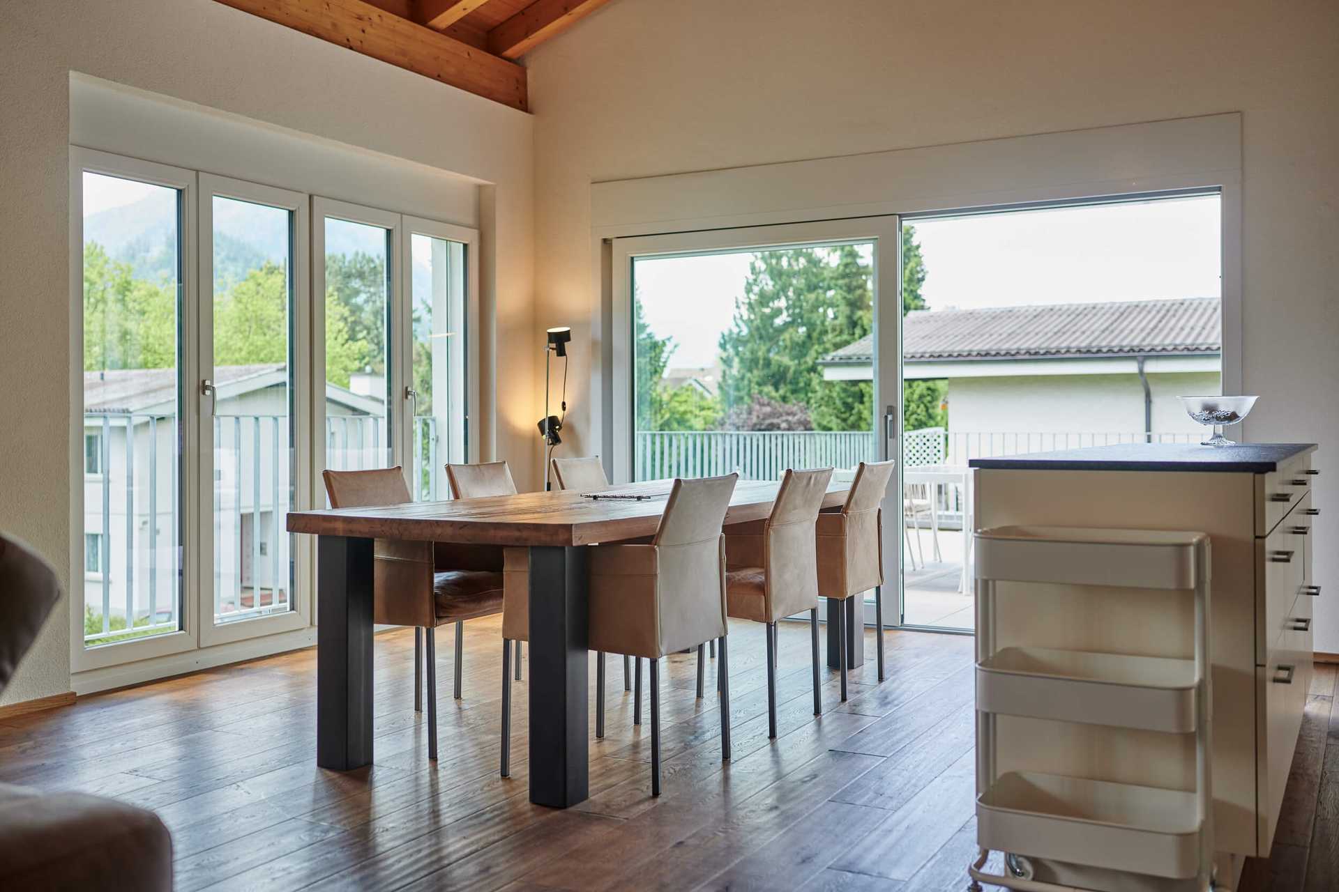 Terrace Vista, luxury apartment in Interlaken dining area